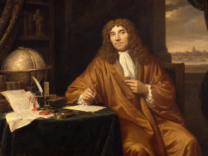 Darstellung von Antoni van Leeuwenhoek mit Einlinsen-Mikroskop und mikroskopischen Beobachtungen